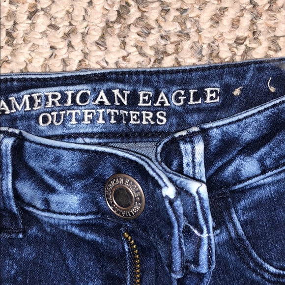 American Eagle High-Rise Jeans - Picture 3 of 4